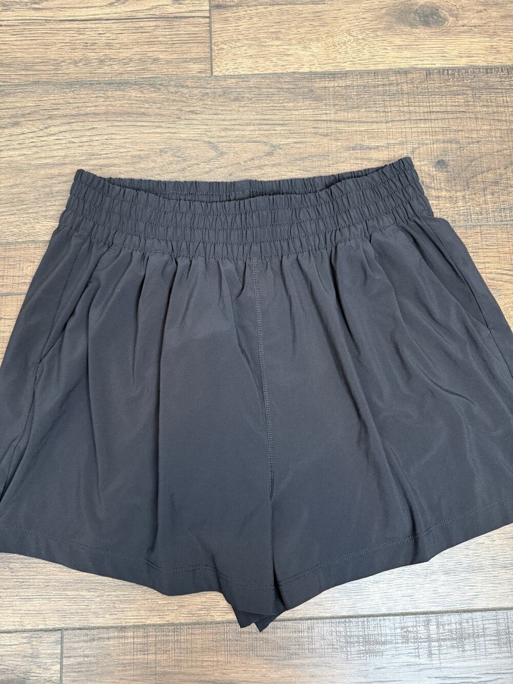 Vuori Villa Short Black Athletic Casual Travel Comfort VW3015 Size Large